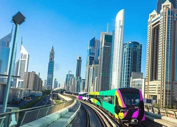 بالصور: توجه لتحويل محطات المترو في دبي إلى متاحف