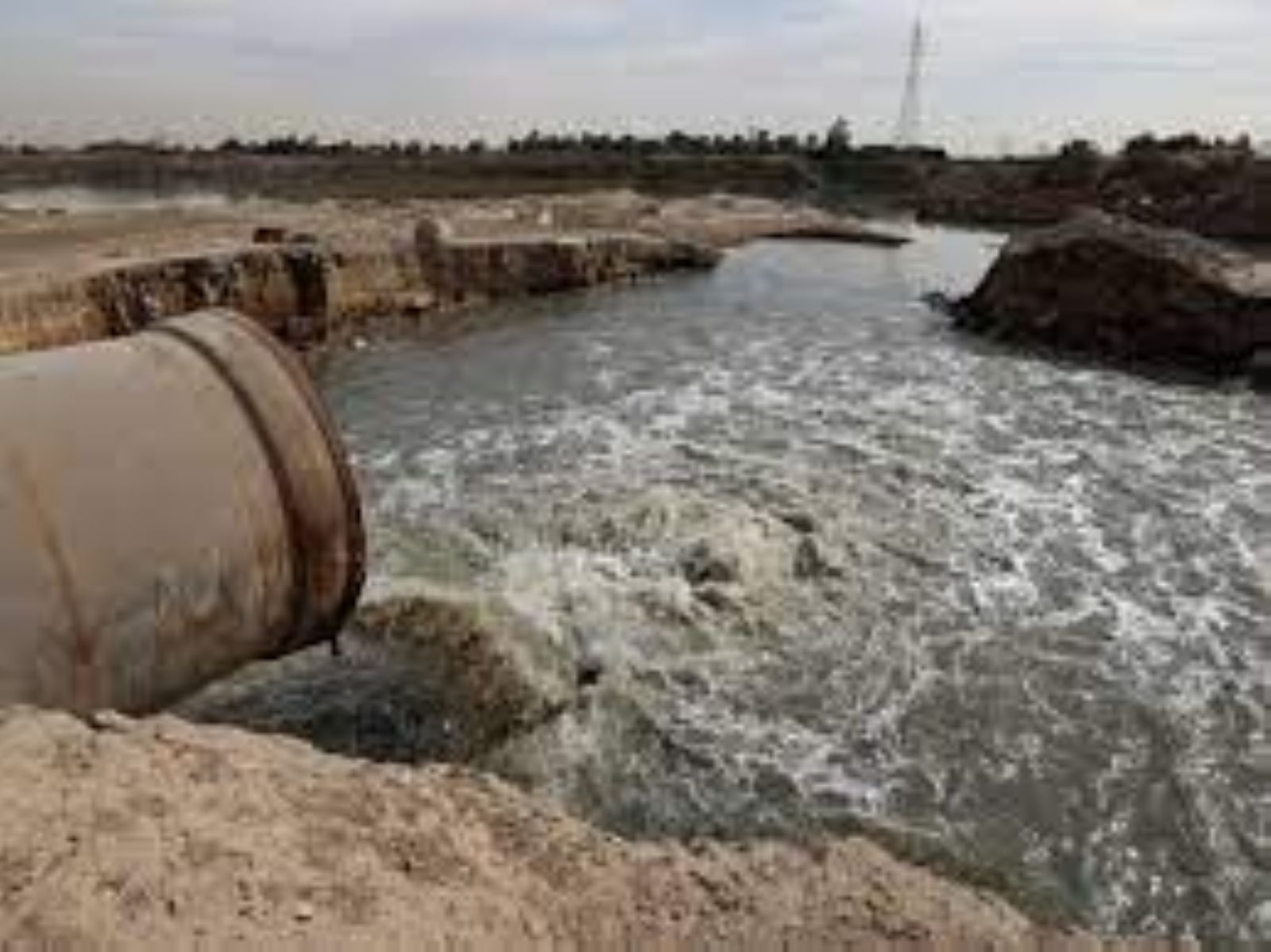 تلوّث كارثيّ يهدّد الأنهار في العراق