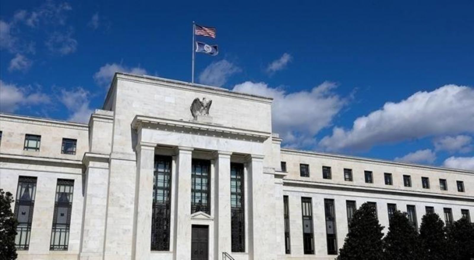 الفيدرالي الأمريكي يرفع أسعار الفائدة