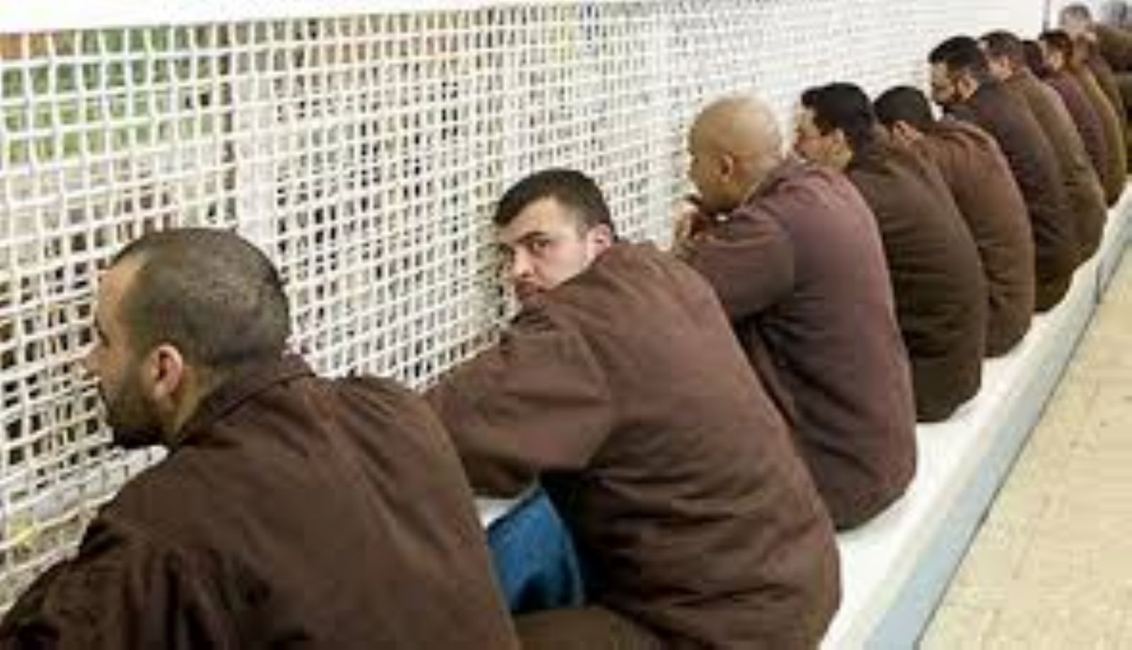 Israel continues to stop family visits to Palestinian prisoners