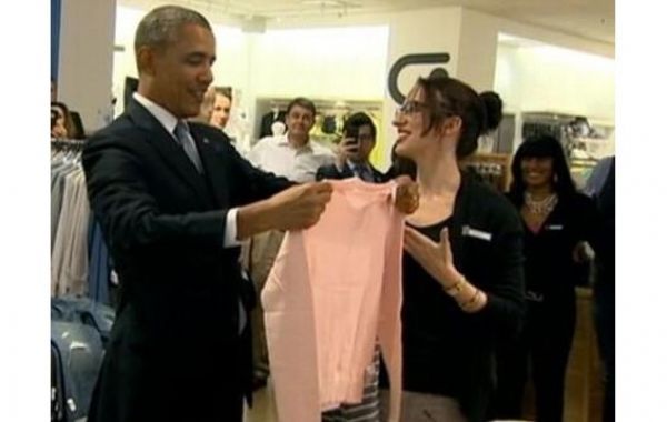 أوباما يشتري لزوجته وابنتيه هدايا من محل معتدل الأسعار